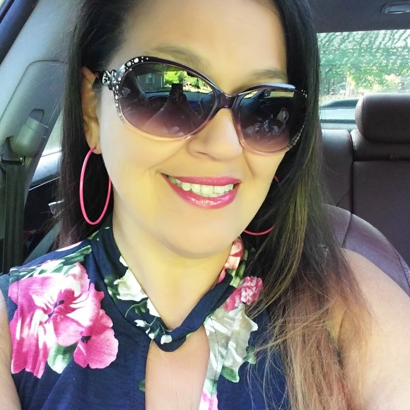 Meet your Posher, Tracie - Picture 6 of 8